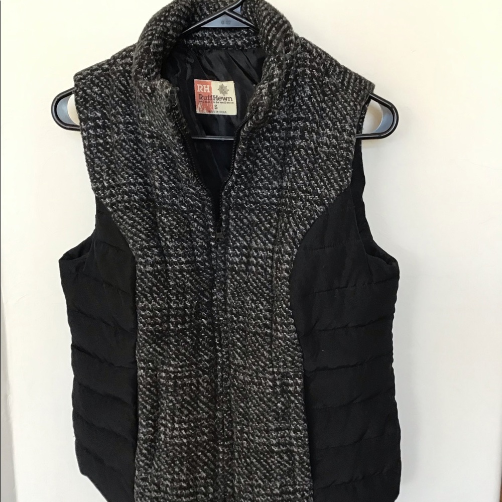 Black RuffHewn Vest Small
